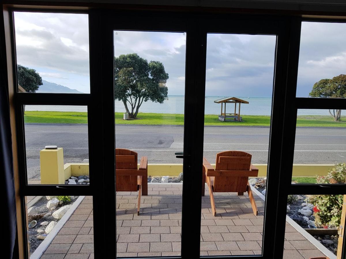 The Anchor Inn Beachfront Motel ไคคูรา ภายนอก รูปภาพ