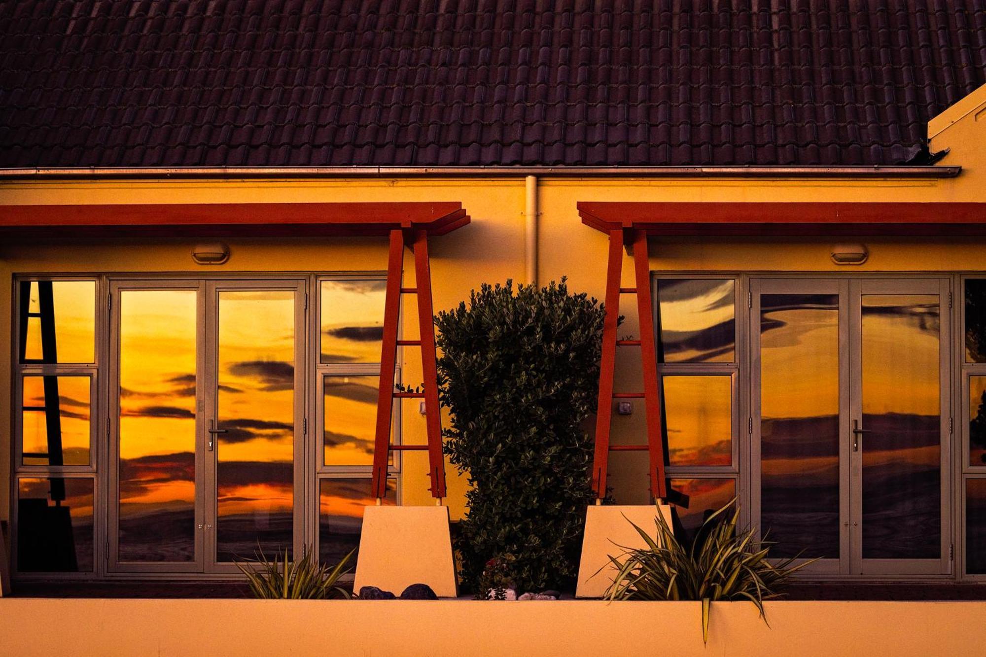 The Anchor Inn Beachfront Motel ไคคูรา ภายนอก รูปภาพ