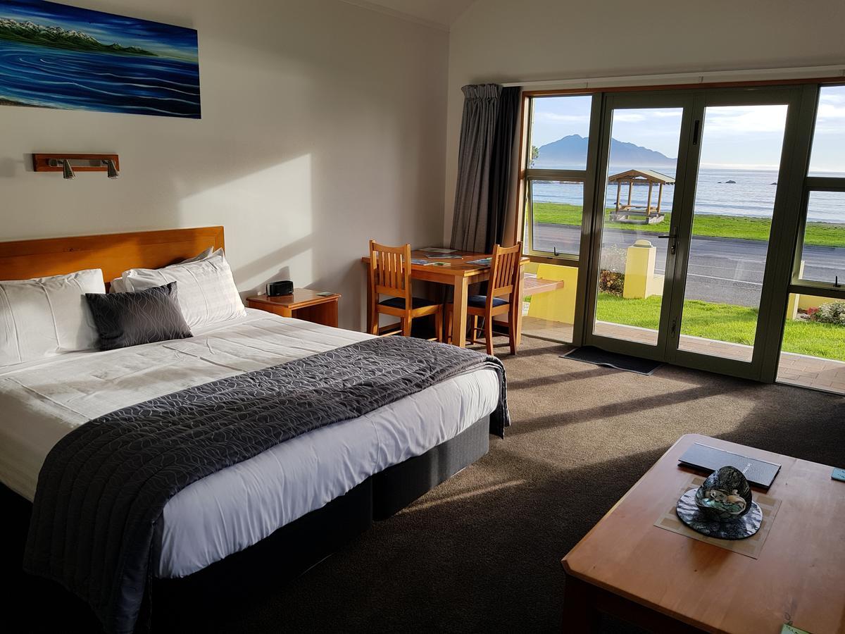 The Anchor Inn Beachfront Motel ไคคูรา ภายนอก รูปภาพ