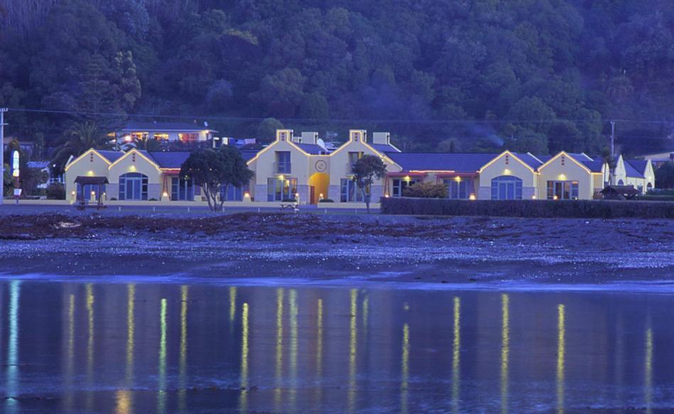 The Anchor Inn Beachfront Motel ไคคูรา ภายนอก รูปภาพ
